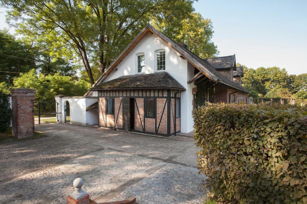 Dom Lowczego Gnoyna Park Casa de hóspedes Radziejowice Exterior foto